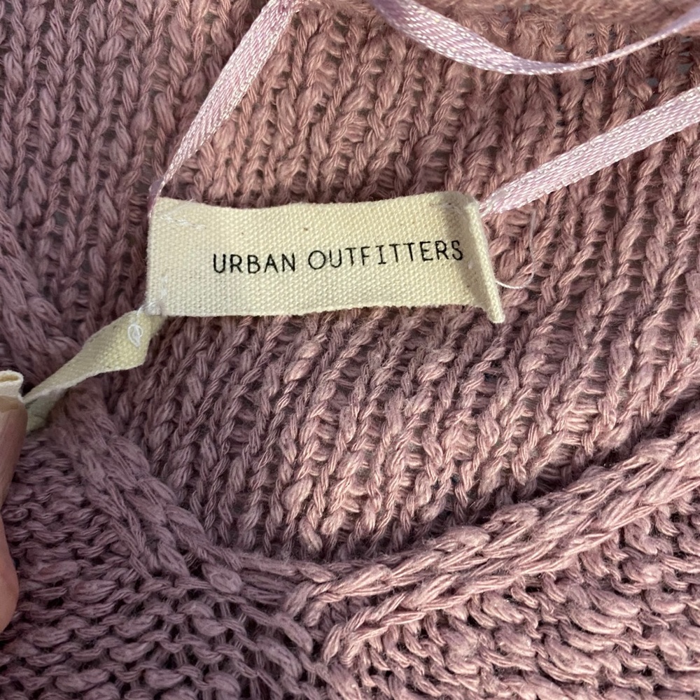urban outfitters sweater in mauve